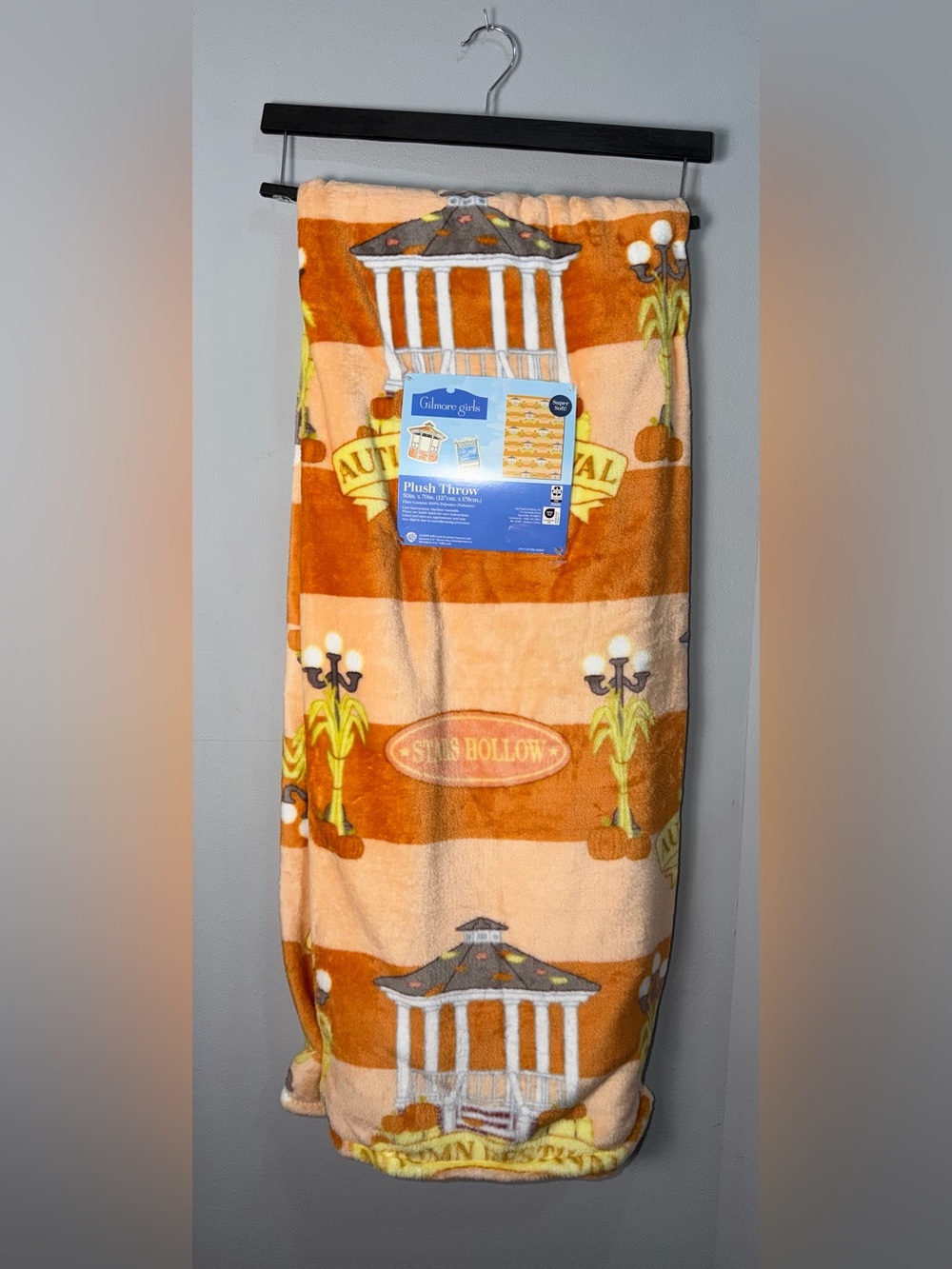 Plush Throw Blanket in Orange and Cream